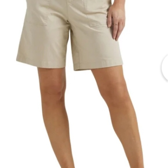 LEE WOMEN’S REGULAR FIT CHINO WALKSHORT. SIZE 10 - Picture 4 of 9